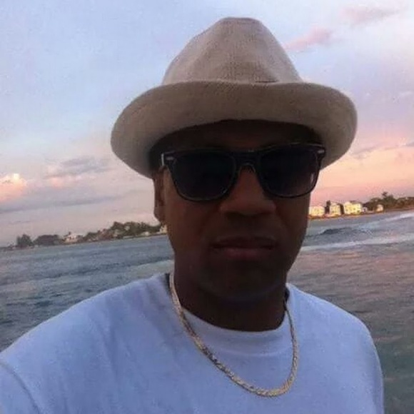 Meet your Posher, Hugo - Picture 1 of 1